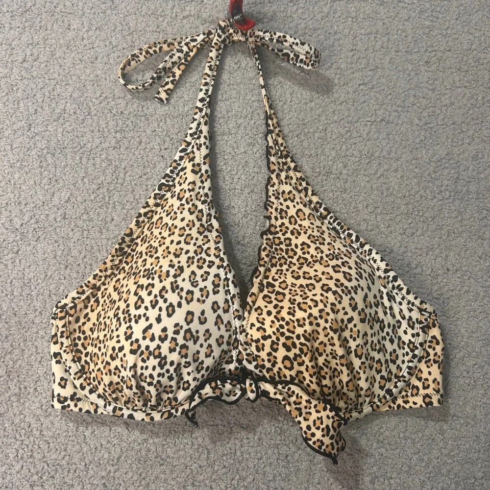 Victoria's Secret Bikini Top Halter‎ 34D Cheetah Ruffle Y2K Animal Print Beach